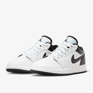 کتونی اورجینال برند Nike مدل Air Jordan 1 Low کد 824284409